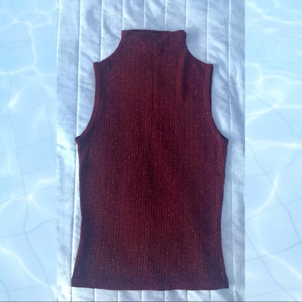 Red metallic turtle neck